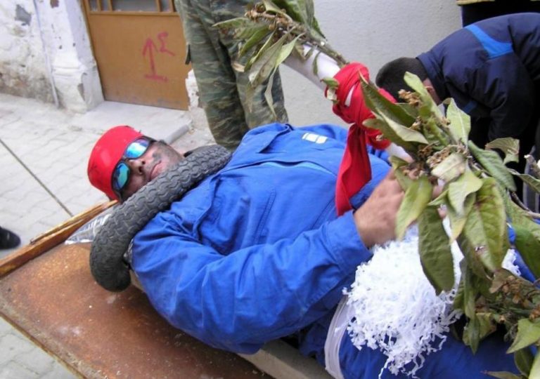 Το έθιμο του “νεκρού” στη Χίο